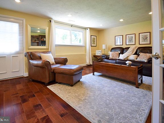 5th image of 708 Lincoln Dr