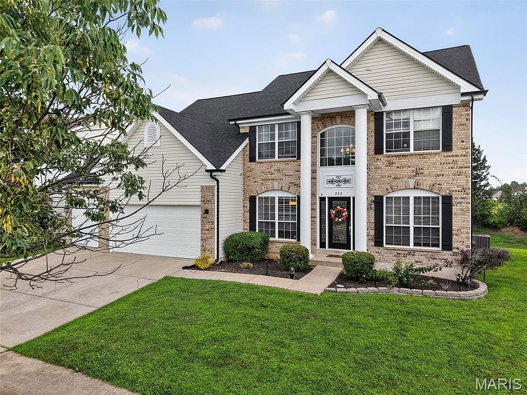 223 Fairway Green Dr
