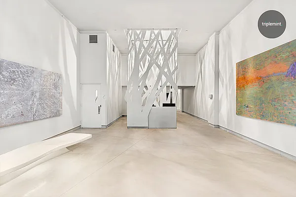 Sold by Triplemint | media 19