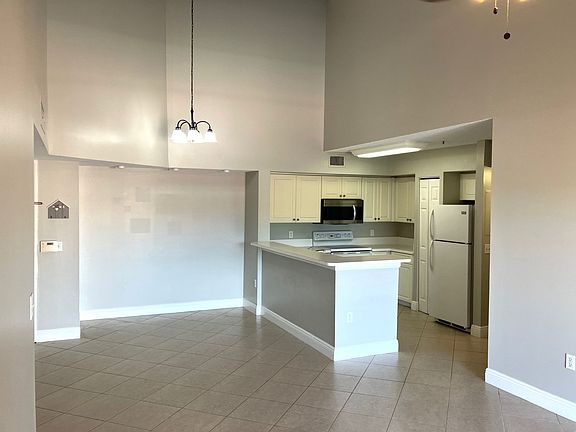 2nd image of 1210 Wildwood Lakes Blvd APT 305