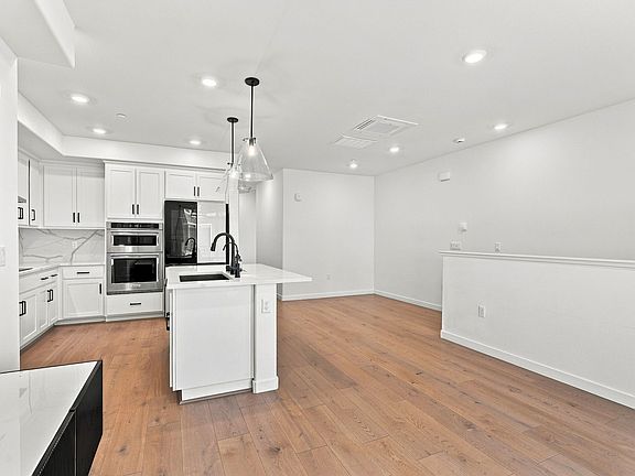 5th image of 790 Redberry Way