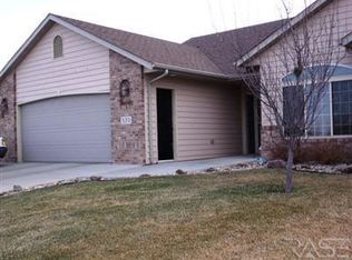 520 N Maple Ave, Brandon, SD 57005