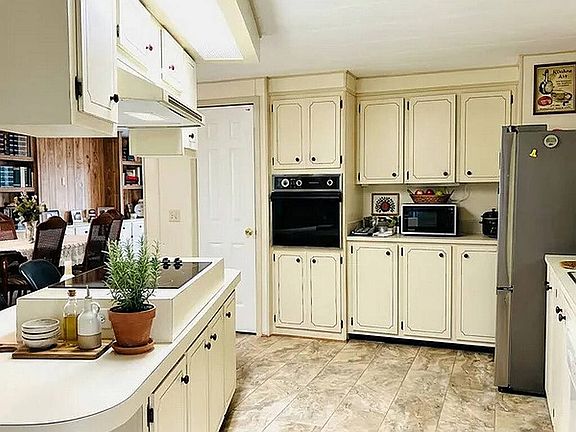 4th image of 83 Sea Fern Dr #111