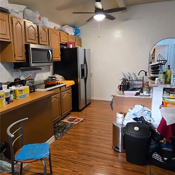 446 San Bernardino St — Photo 2