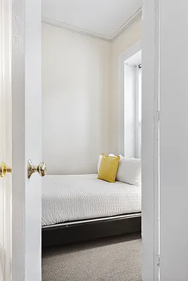 Rented by Compass | media 12