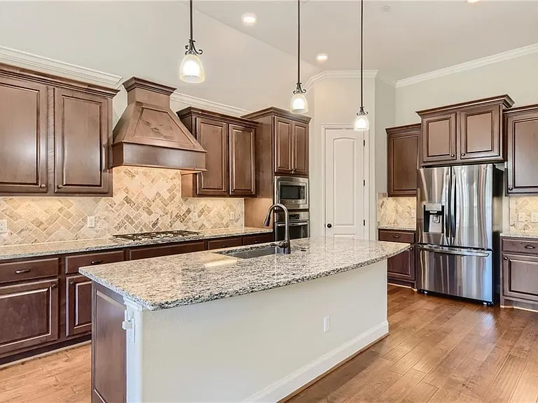 208 Maxwell Way — Photo 5