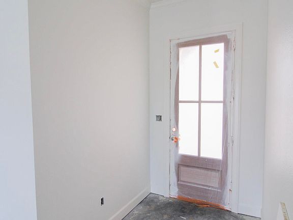 2nd image of 1020 Ridgeview Cv