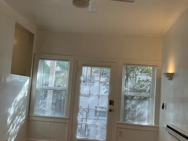 2035 1/4 N Vista Del Mar Ave — Photo 7