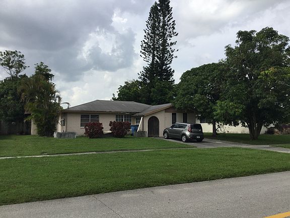 2nd image of 876 Gardenia Dr
