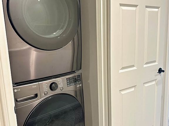 4th image of 10761 Graphite St