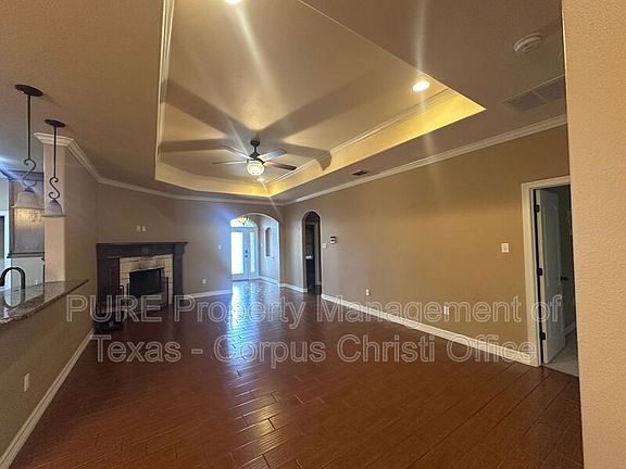 3rd image of 6902 Anastasia