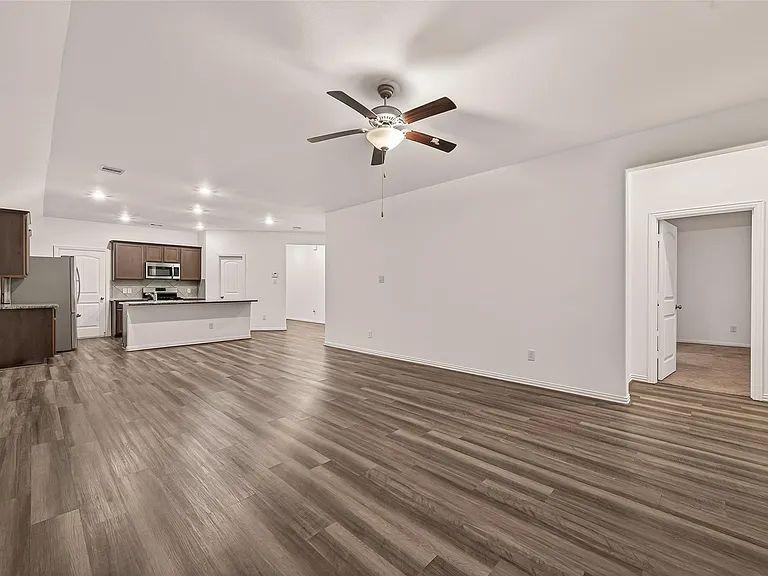 15918 Tug Ct — Photo 31