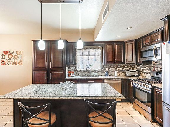5th image of 10745 Pleasant Sand Dr