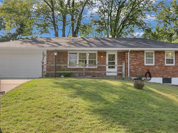 1712 N Howard Dr, Independence, MO 64050