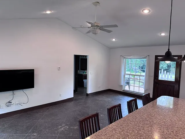 SE 184th St, Maple Valley — Photo 4