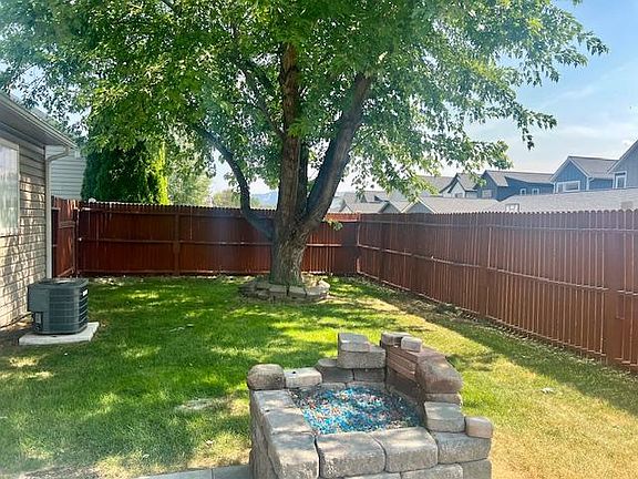 3rd image of 4209 Melrose Pl