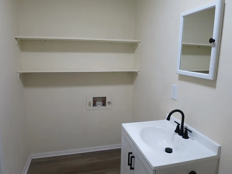7515 Falling Leaves Cir #C — Photo 12