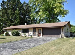 7085 N Park View Dr, Lannon, WI 53046
