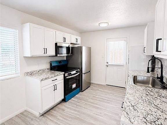 3rd image of 2716 Spear St