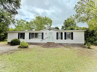 1390 Brantley Ave, Summerton, SC 29148