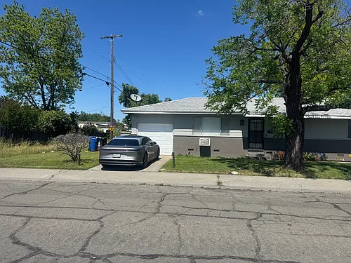 921 Harris Ave Photo 1