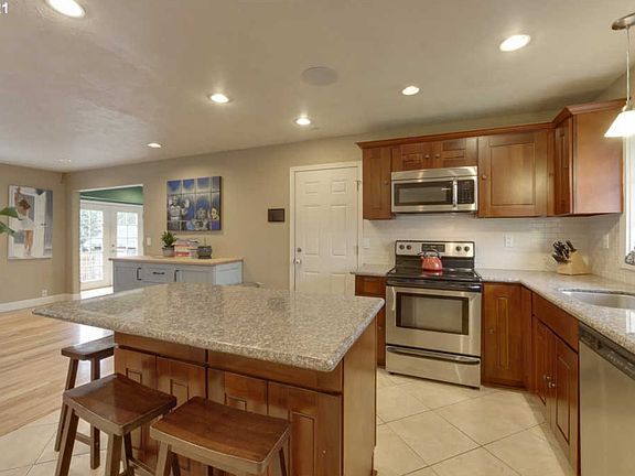 3rd image of 11520 Salmonberry Dr