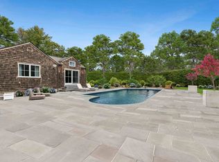 9 Woodland Way, Quogue, NY 11959