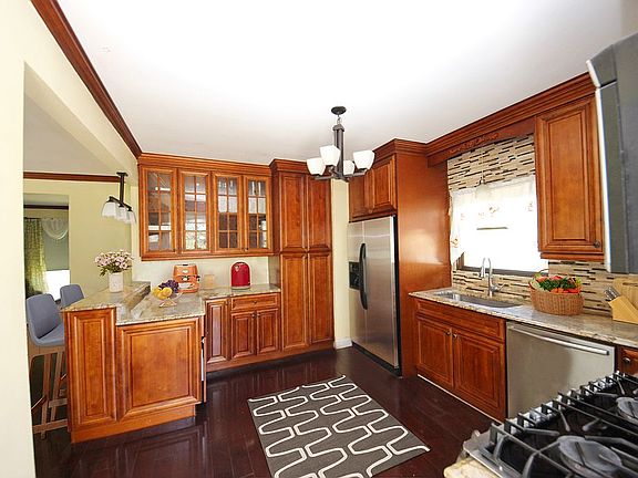 2nd image of 197 Alden Ave