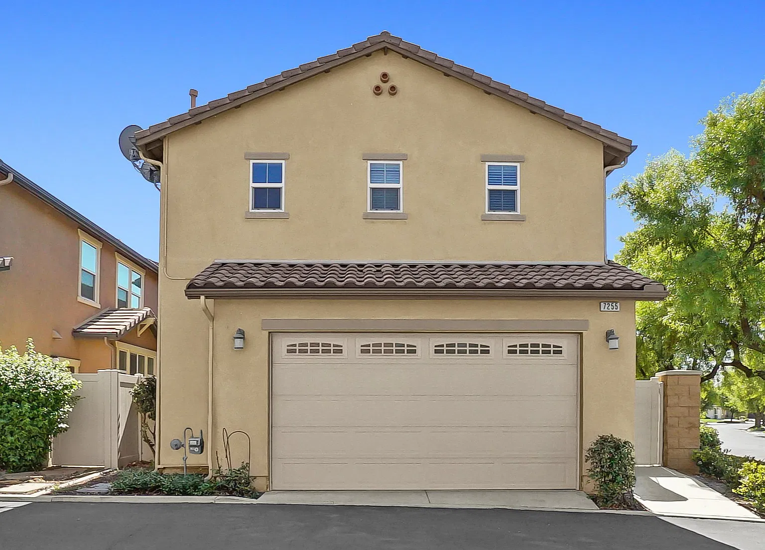 5 bed, 2325 sqft, $4,000 — Photo 3