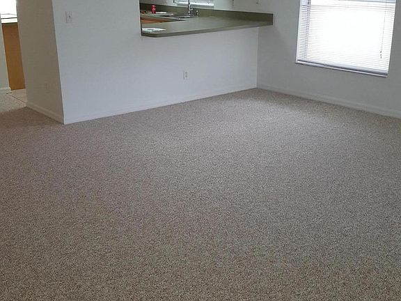 5th image of 1035 Sedgewood Cir