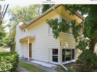 733 Beaver Rd, Glenview, IL 60025