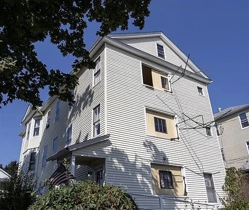 2nd image of 66 Fairfax Rd #2