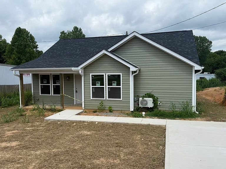 212 Reich St — Photo 1