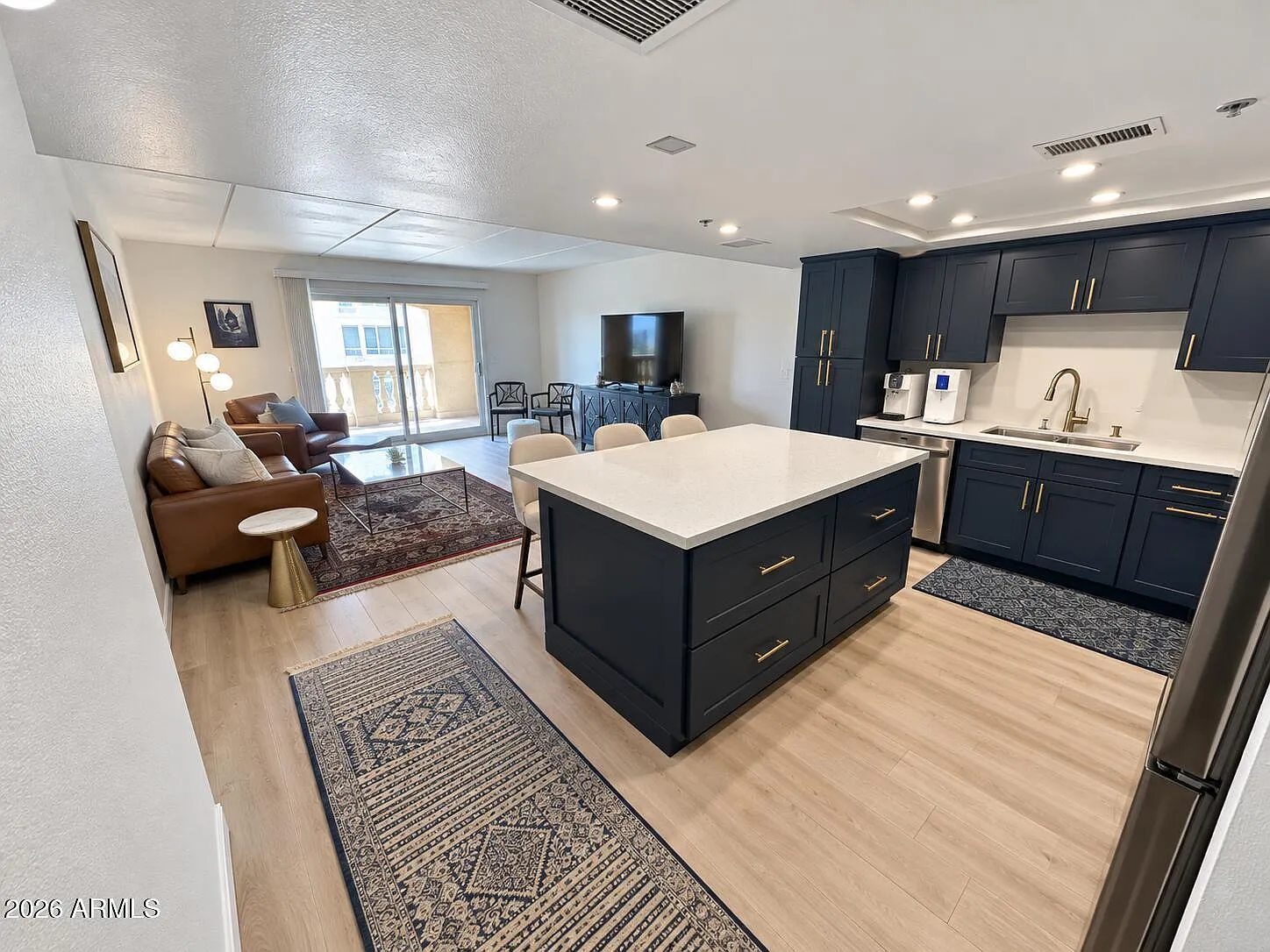 2 bed, 1.0 bath, 930 sqft, $1,850 — Photo 2