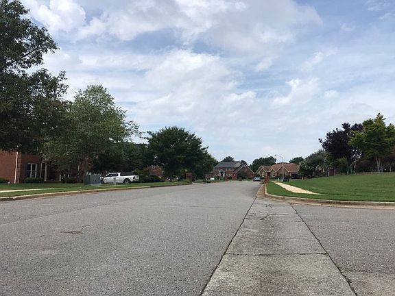 5th image of 119 Lawson Wall Dr