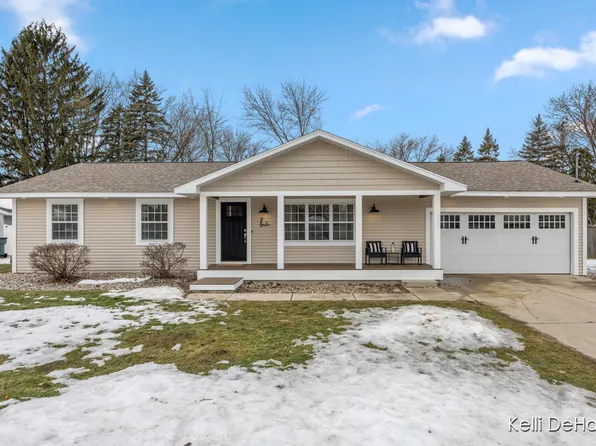 7439 Eastlane Ave, Jenison, MI 49428