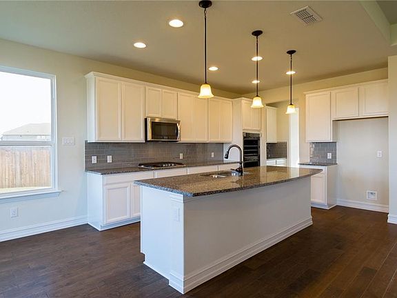 4th image of 3401 Northdale Ln