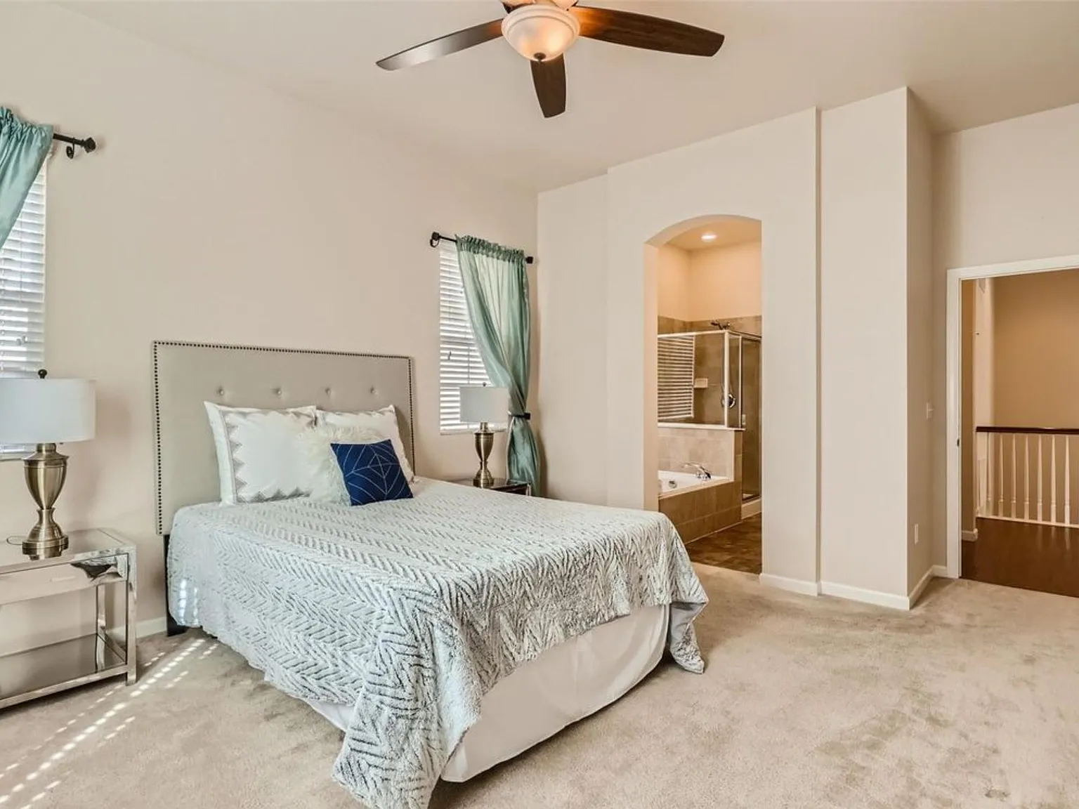 3 bed, 2600 sqft, $2,950 — Photo 4