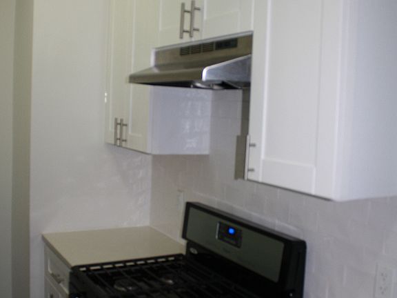 3rd image of 6109 39th Ave #L1