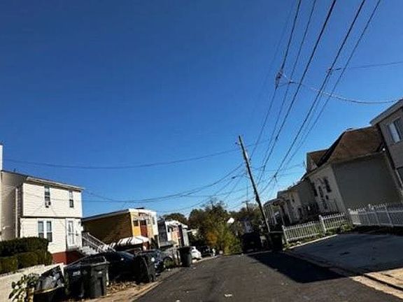 4th image of 5321 Jay St NE