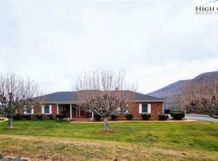 421 Martin St, Jefferson, NC 28640