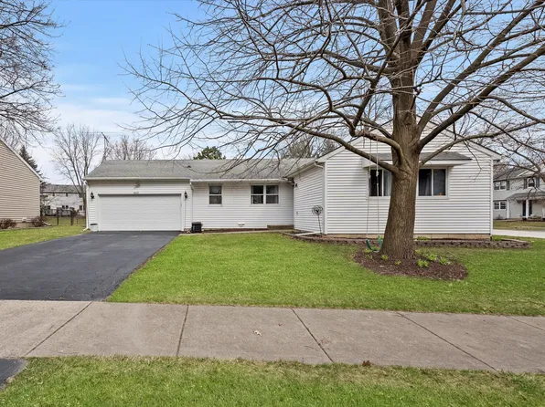 1403 Auburn Ave, Naperville, IL 60565