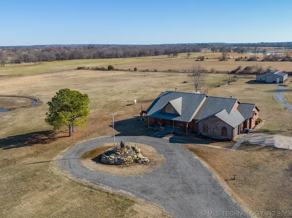 2139 E 100th St N, Wagoner, OK 74467