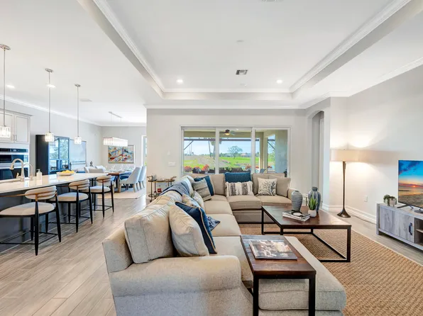 18724 Ensenada Dr, Naples, FL 34114