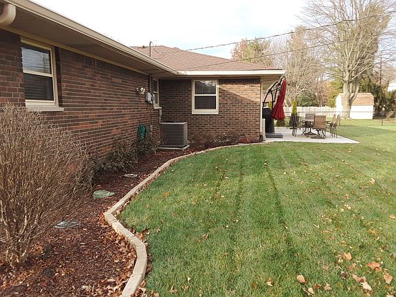 3rd image of 8631 Meadow Vista Dr