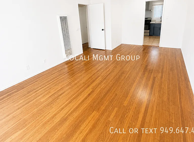 2015 Cedar Ave #8 — Photo 3