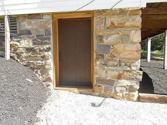 3rd image of 23006 Zion Church Rd