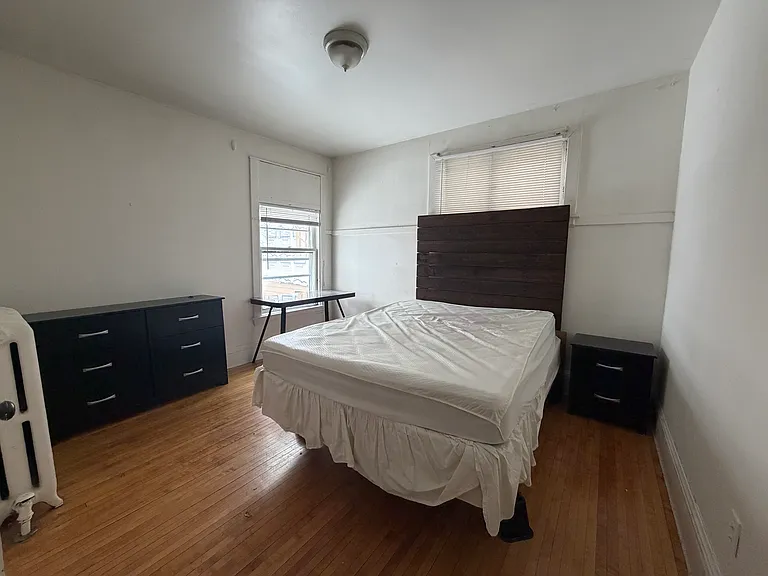 1009 University Ave SE — Photo 9