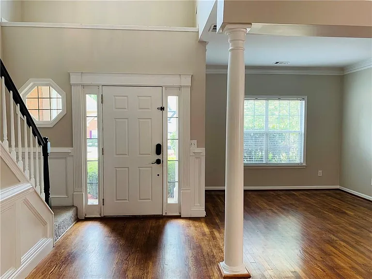 2020 Chelton Way SE — Photo 5