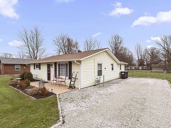 3rd image of 2033 Gaylann Dr